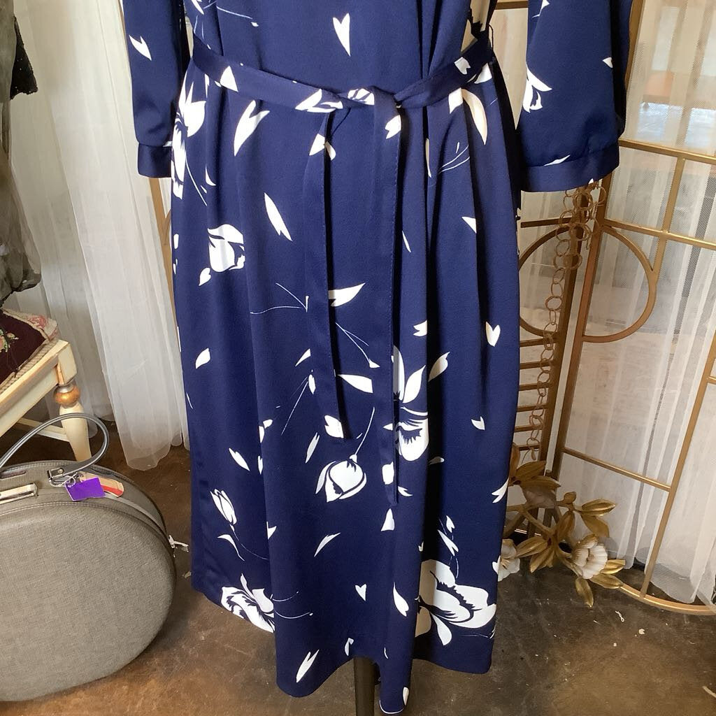 1970s Navy and White Floral Dress with Belt