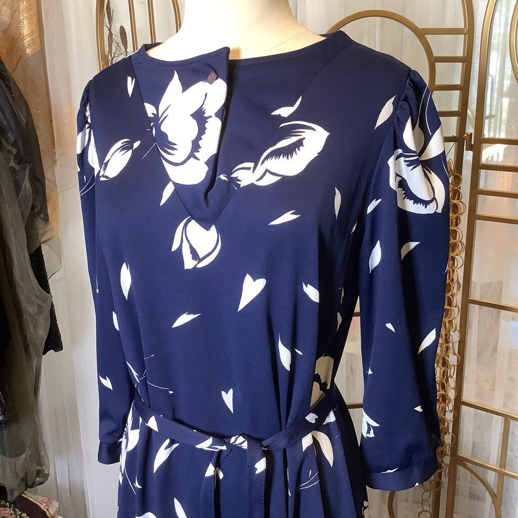 1970s Navy and White Floral Dress with Belt