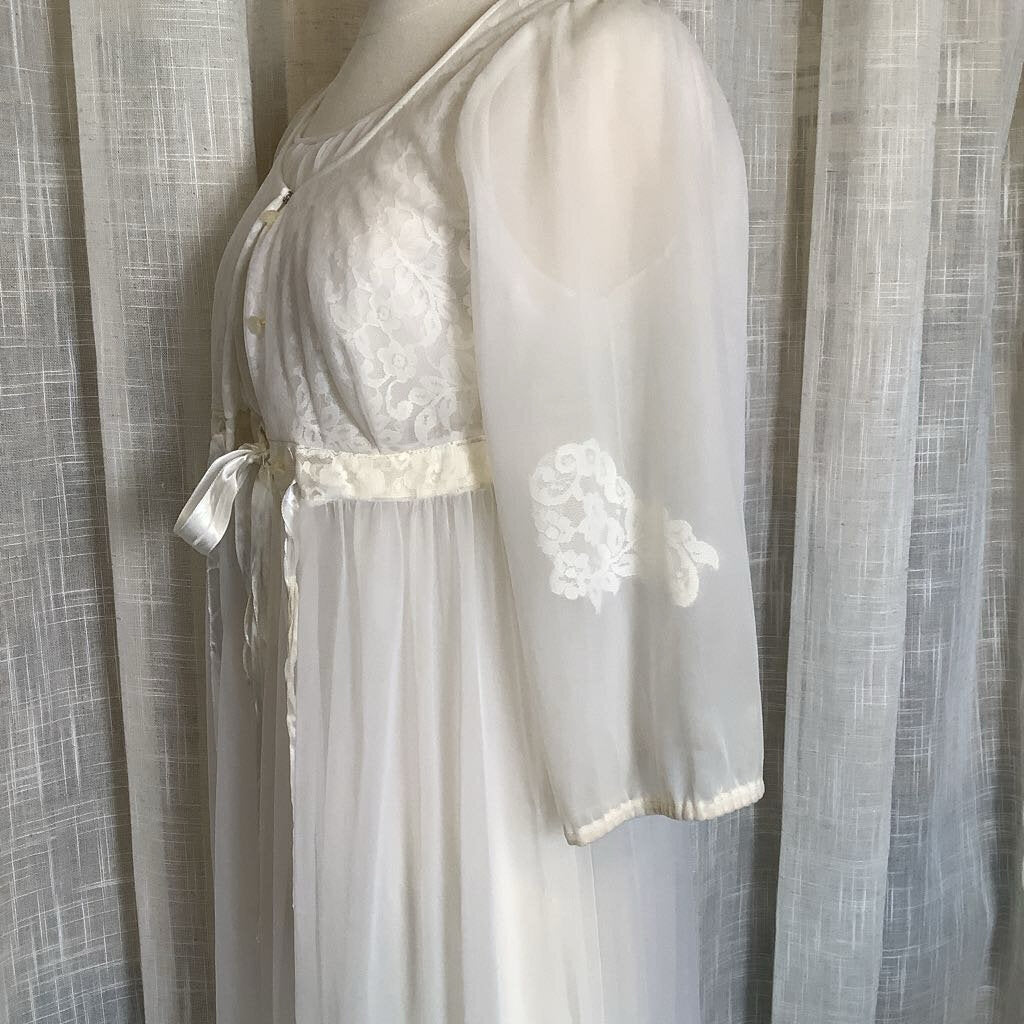 Vtg White Peignoir Set