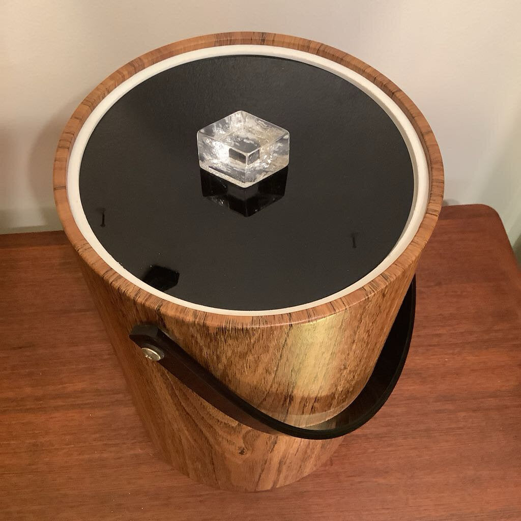 Faux wood Ice Bucket