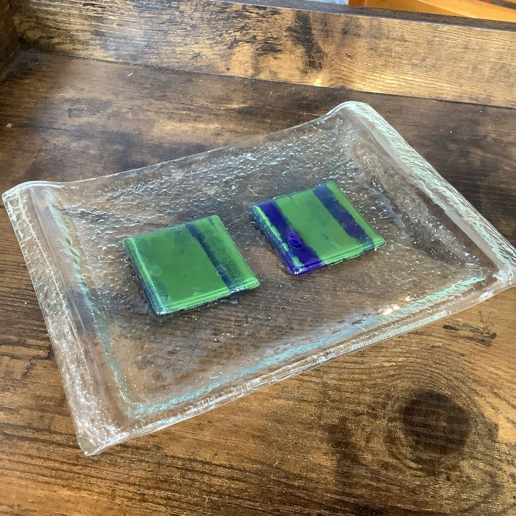 Textured tray