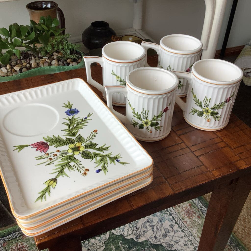 Vintage Floral Snack Trays w/ Mugs