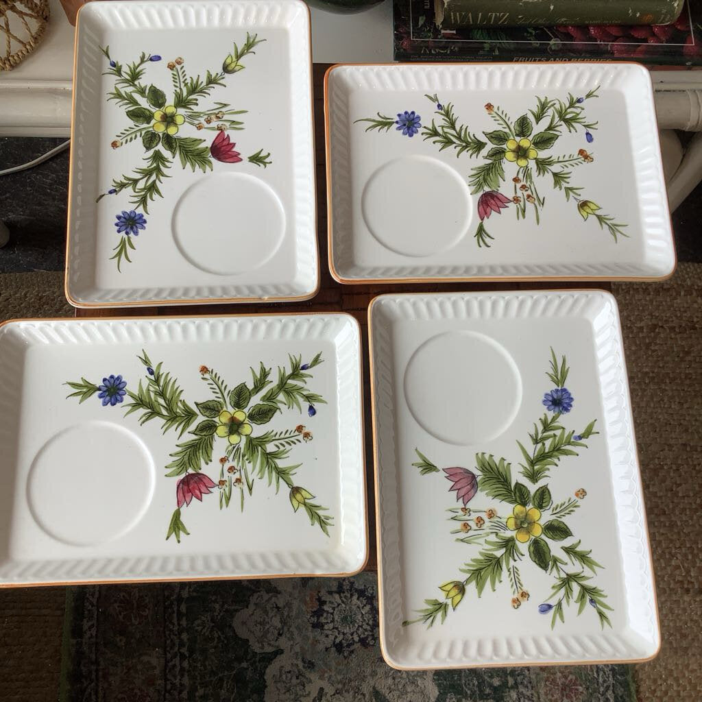 Vintage Floral Snack Trays w/ Mugs