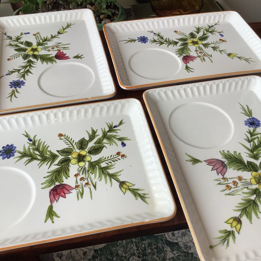 Vintage Floral Snack Trays w/ Mugs