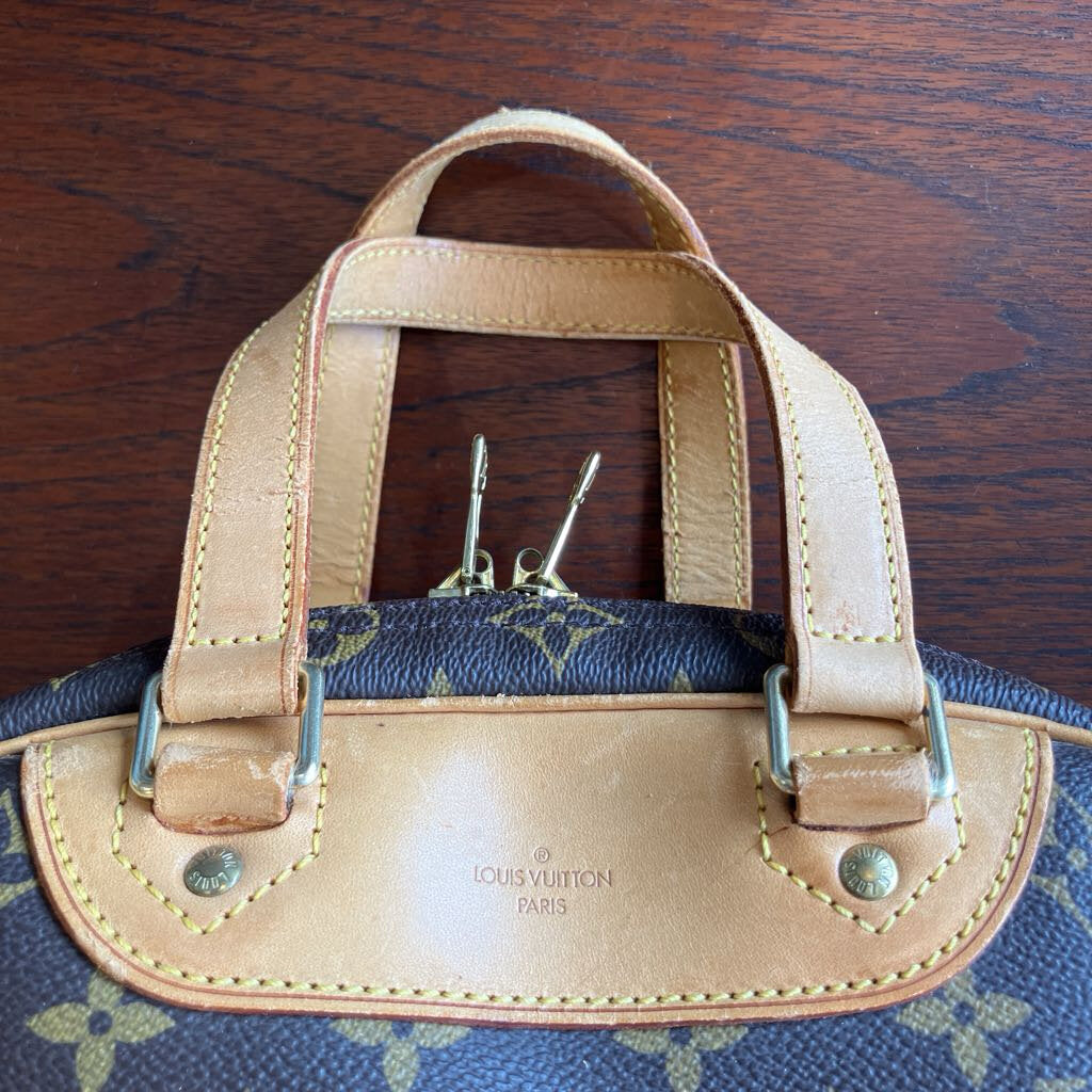 Authentic Vintage Louis Vuitton Excursion Bag