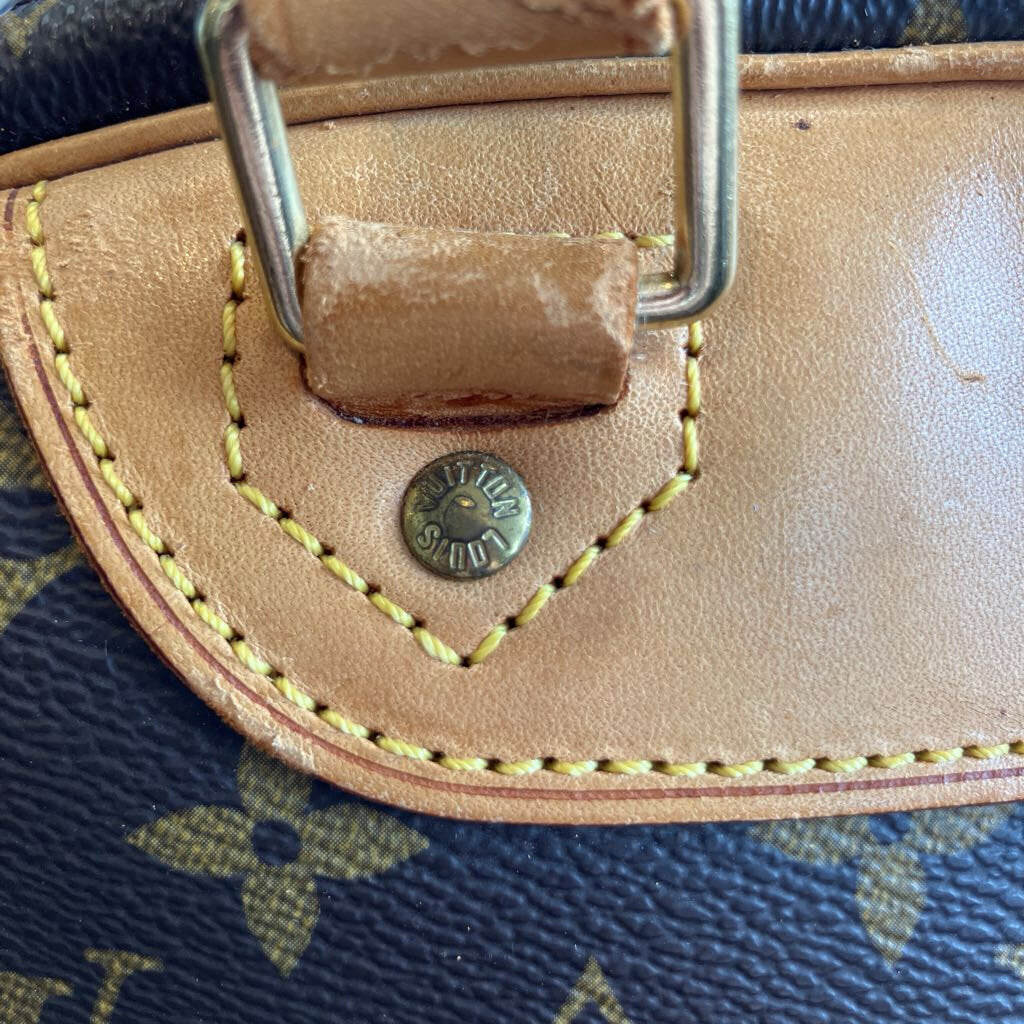 Authentic Vintage Louis Vuitton Excursion Bag