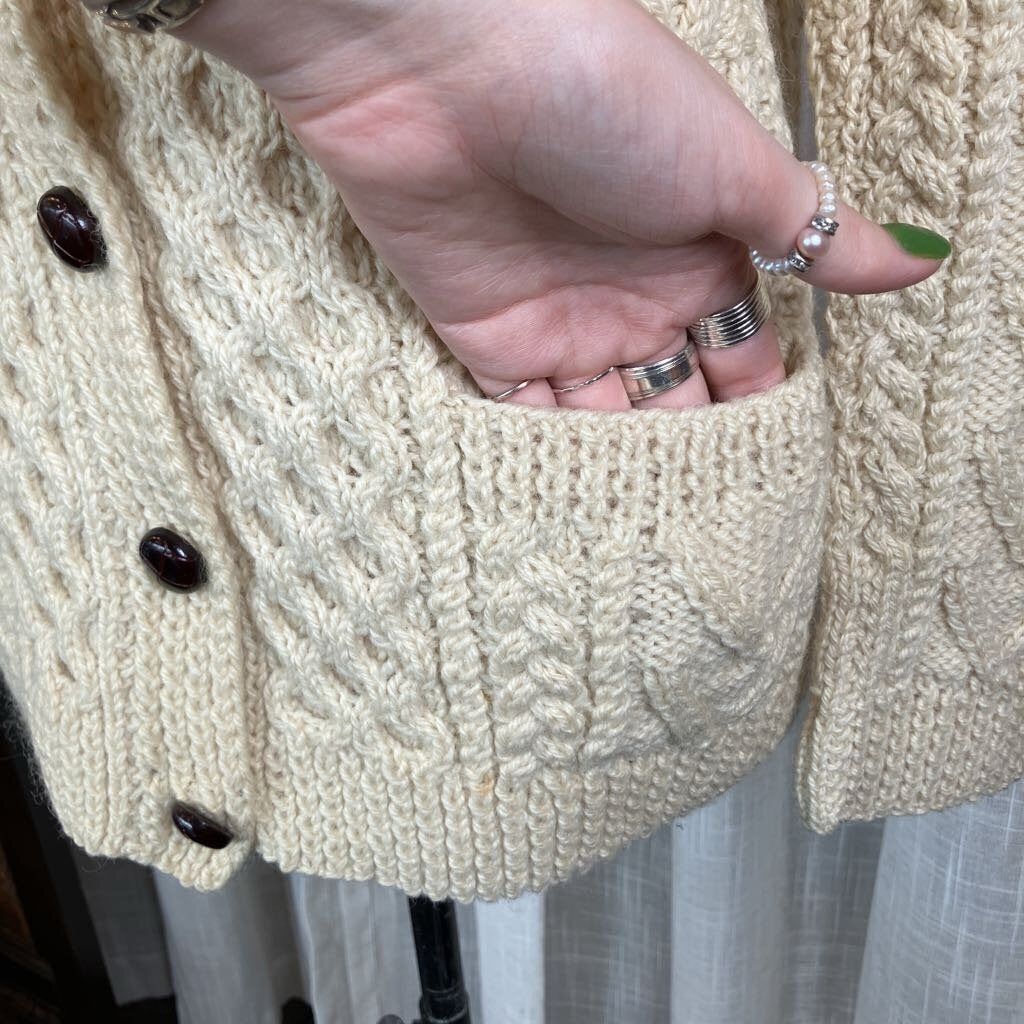 1970s Cream Knitted Sweater