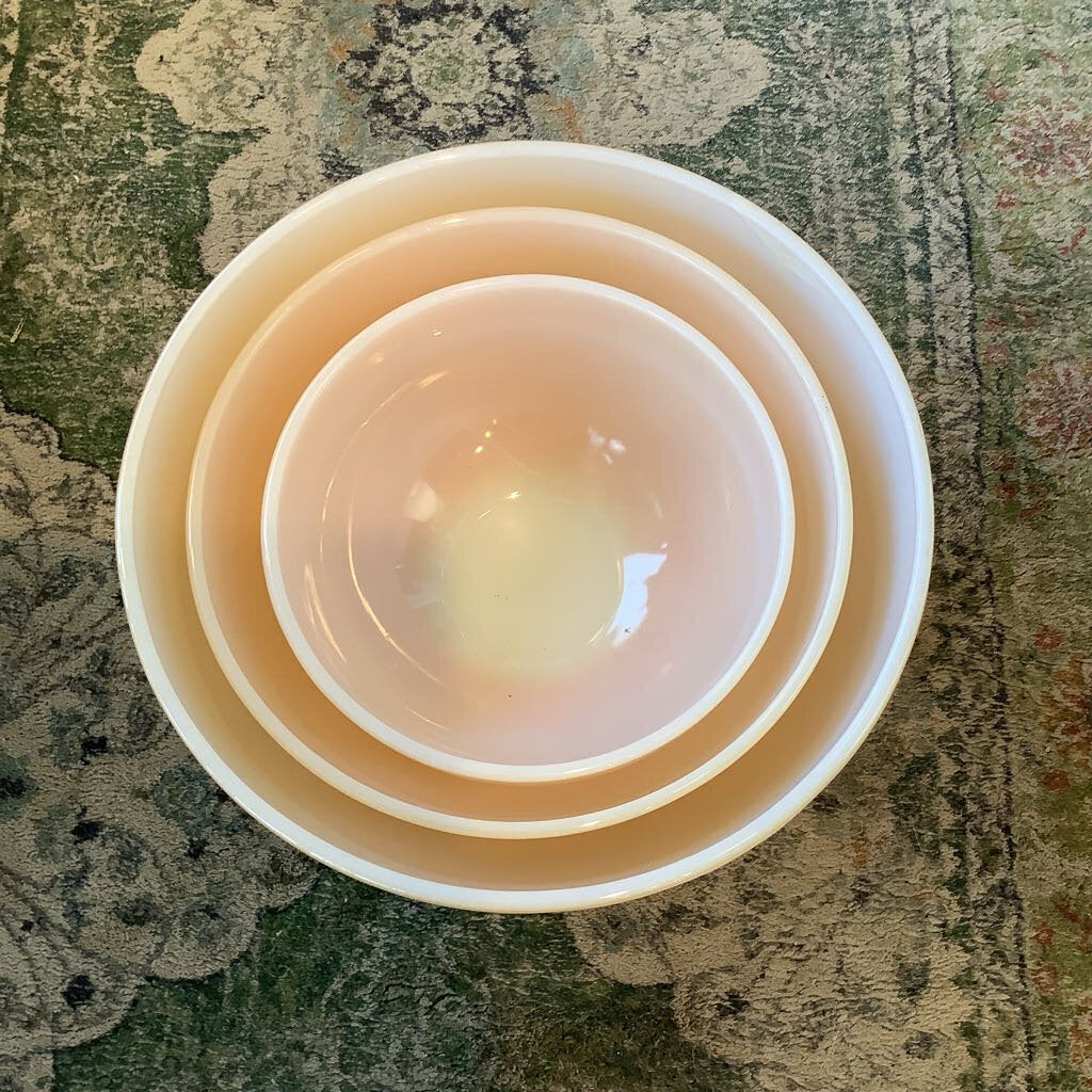 Vintage Fire King Bowl Set in Peach Lustre