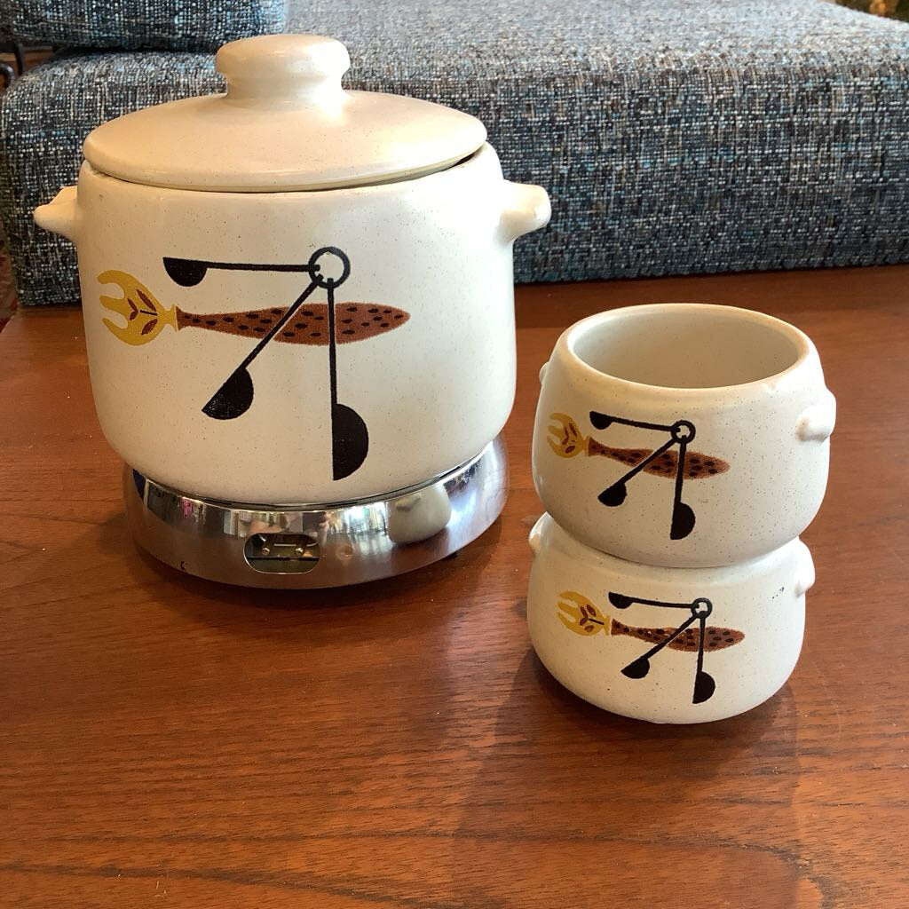 Vintage West Bend Stone Ware Soup/Bean Pot Set