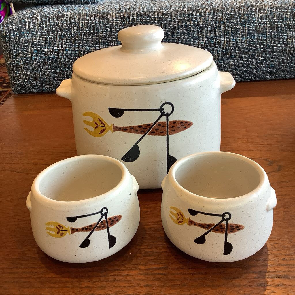 Vintage West Bend Stone Ware Soup/Bean Pot Set