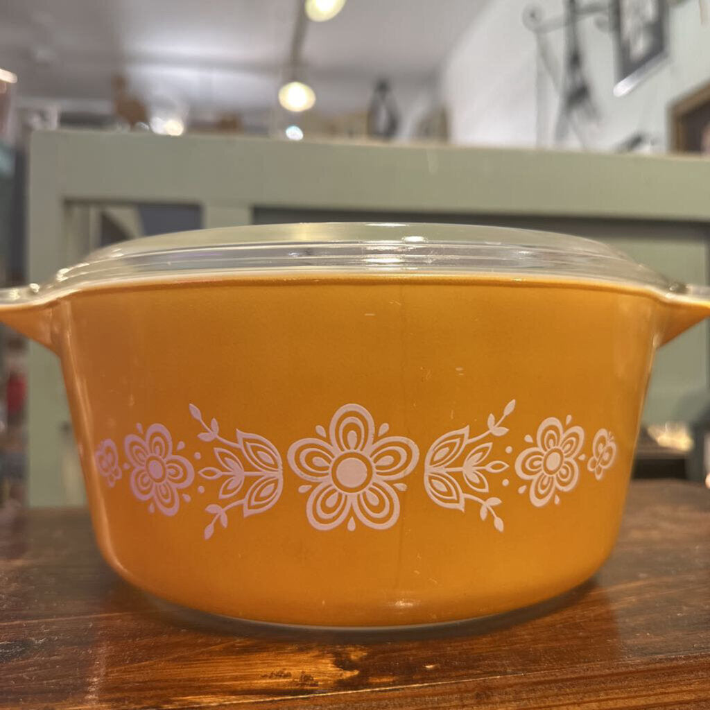 Large Pyrex "Butterfly Gold" Casserole Dish with Lid