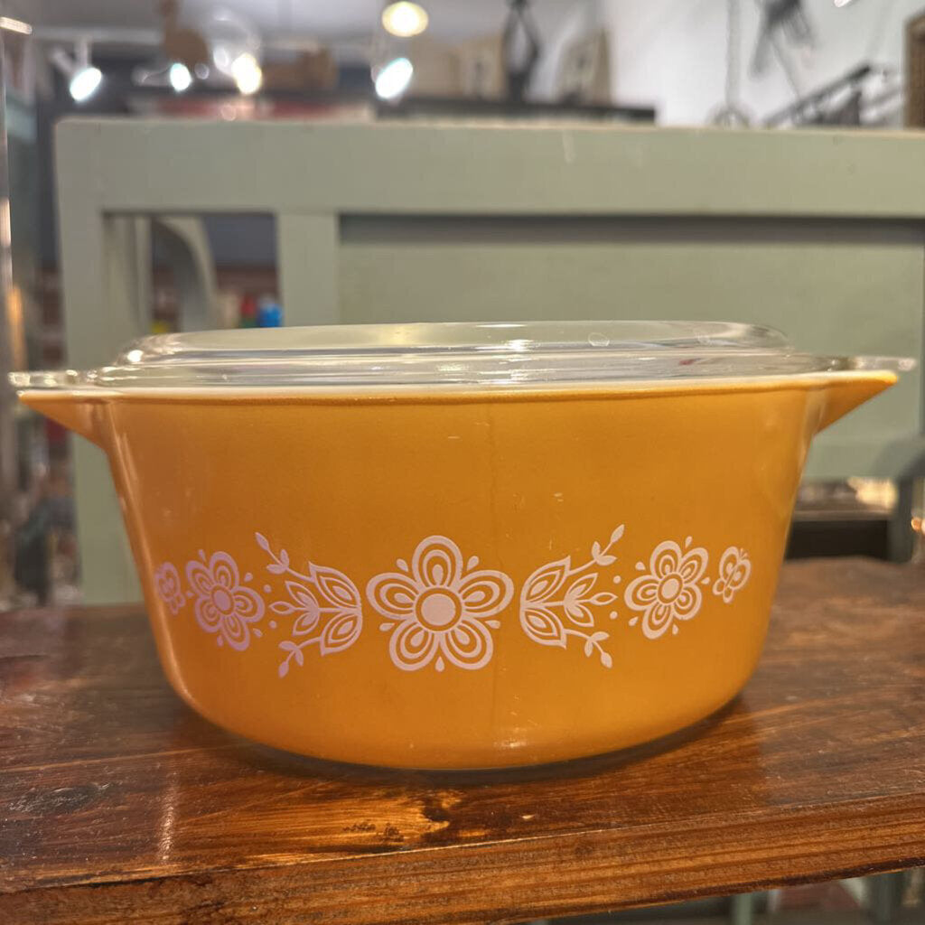 Large Pyrex "Butterfly Gold" Casserole Dish with Lid