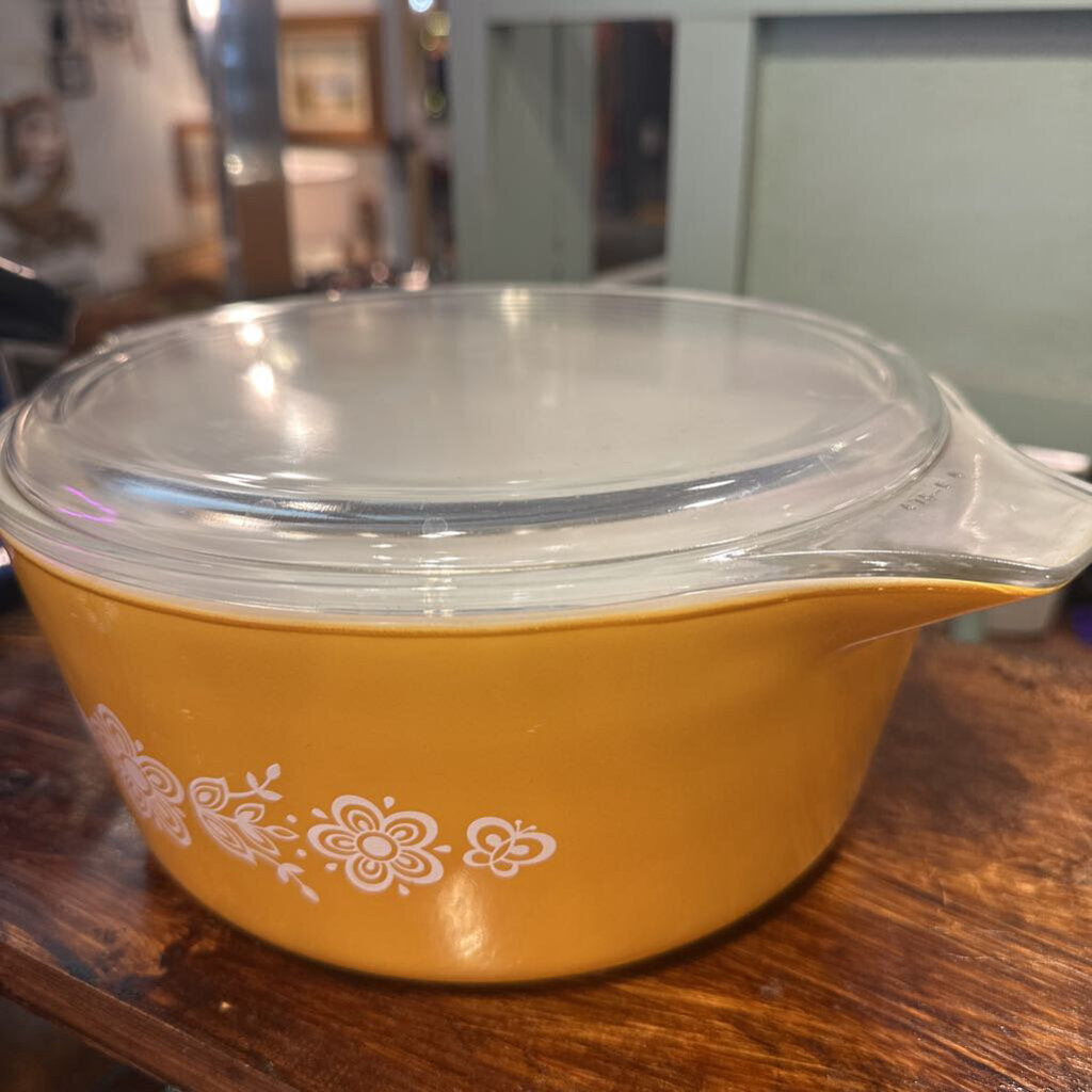 Large Pyrex "Butterfly Gold" Casserole Dish with Lid