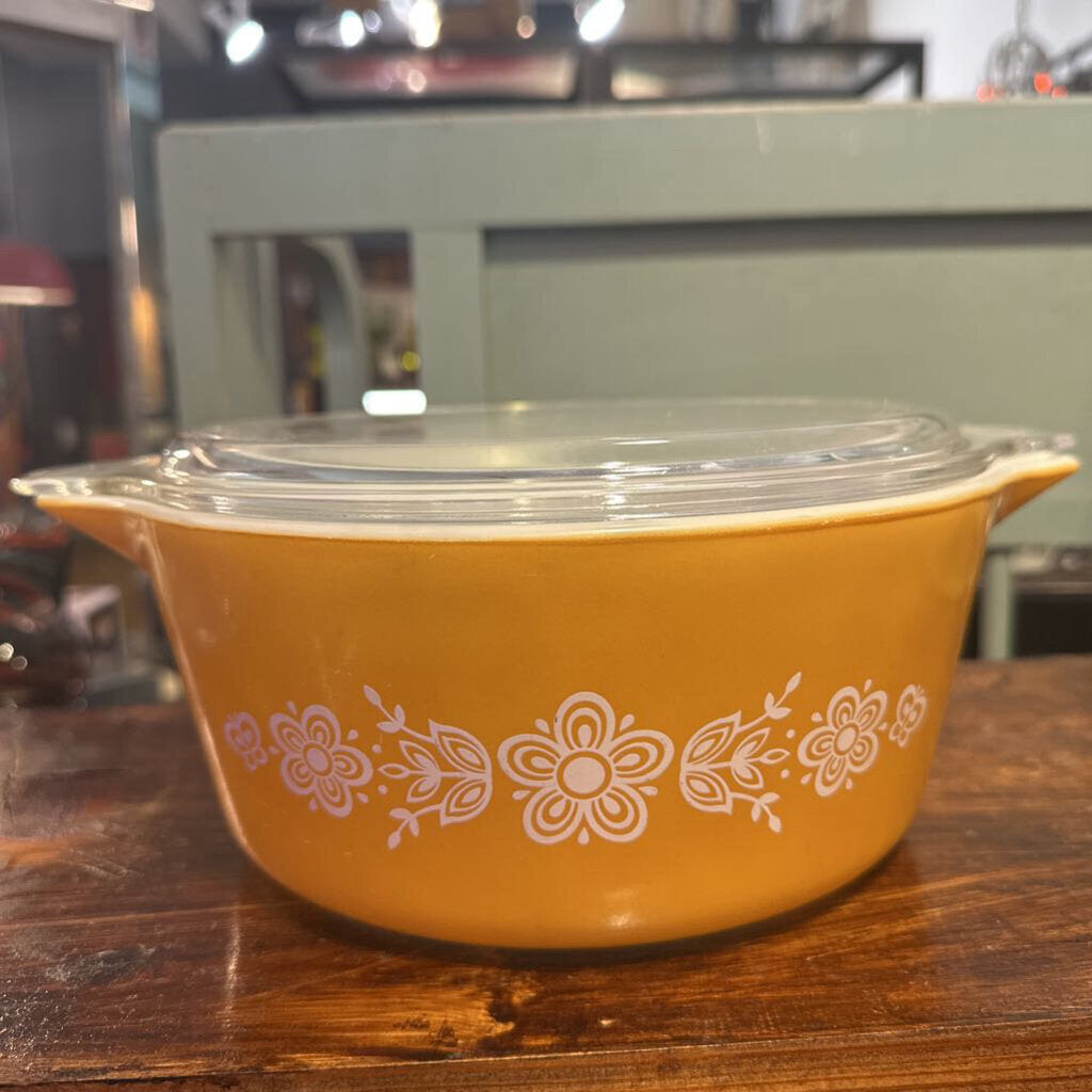 Large Pyrex "Butterfly Gold" Casserole Dish with Lid