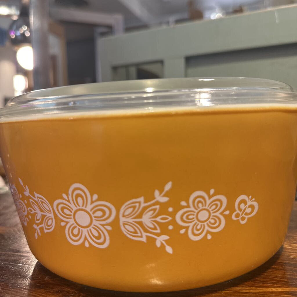 Large Pyrex "Butterfly Gold" Casserole Dish with Lid