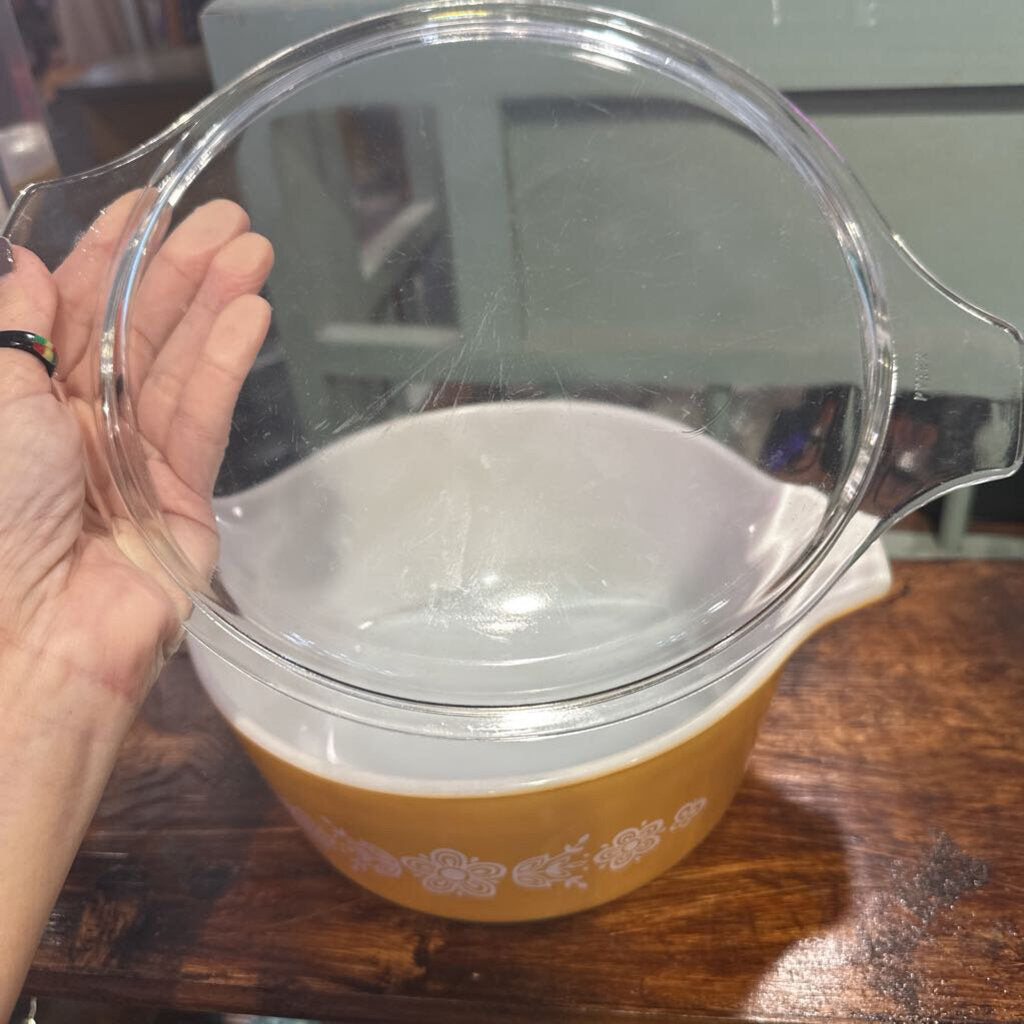 Large Pyrex "Butterfly Gold" Casserole Dish with Lid