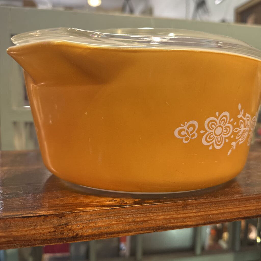 Large Pyrex "Butterfly Gold" Casserole Dish with Lid