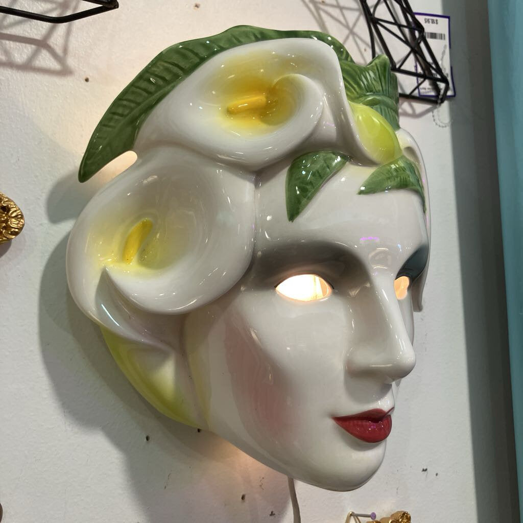 1986 Vandor Ceramic Face Lamp