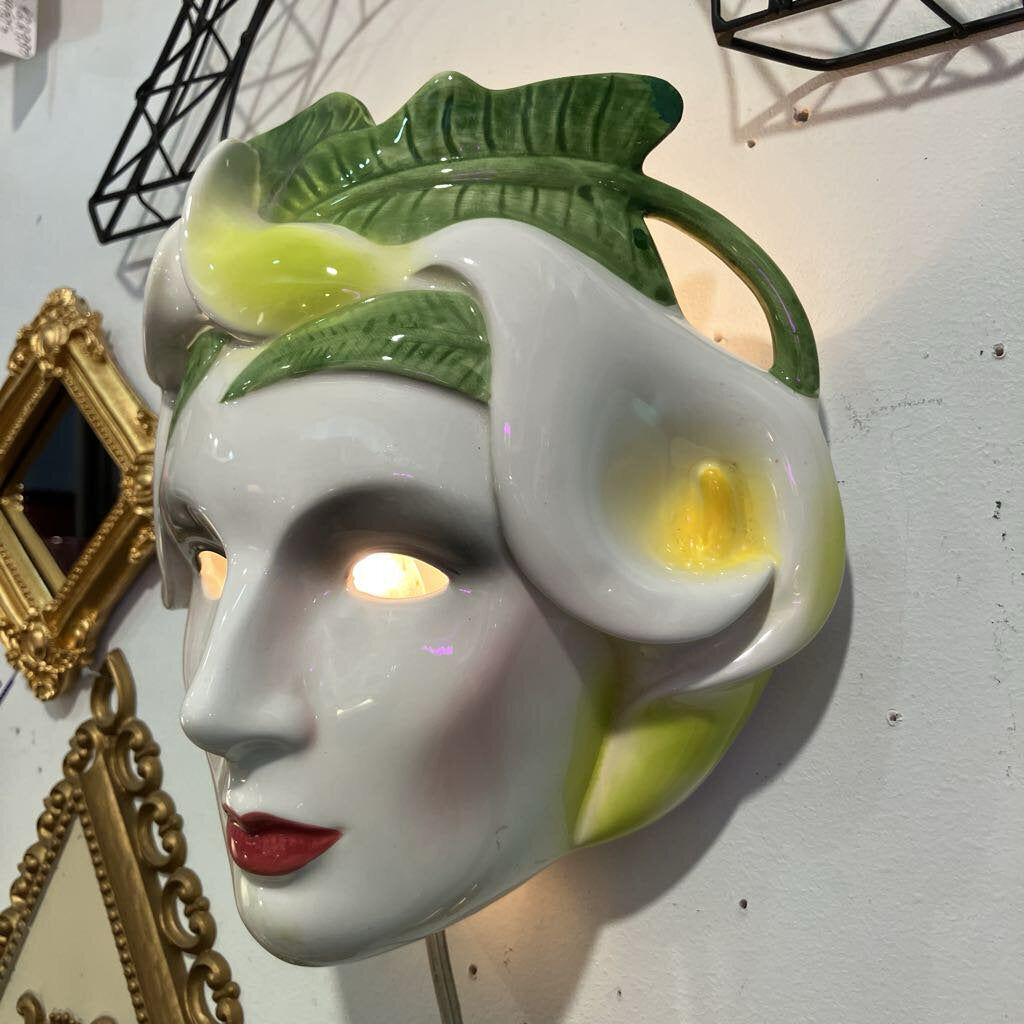 1986 Vandor Ceramic Face Lamp