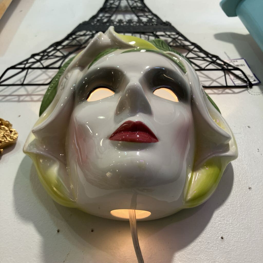 1986 Vandor Ceramic Face Lamp