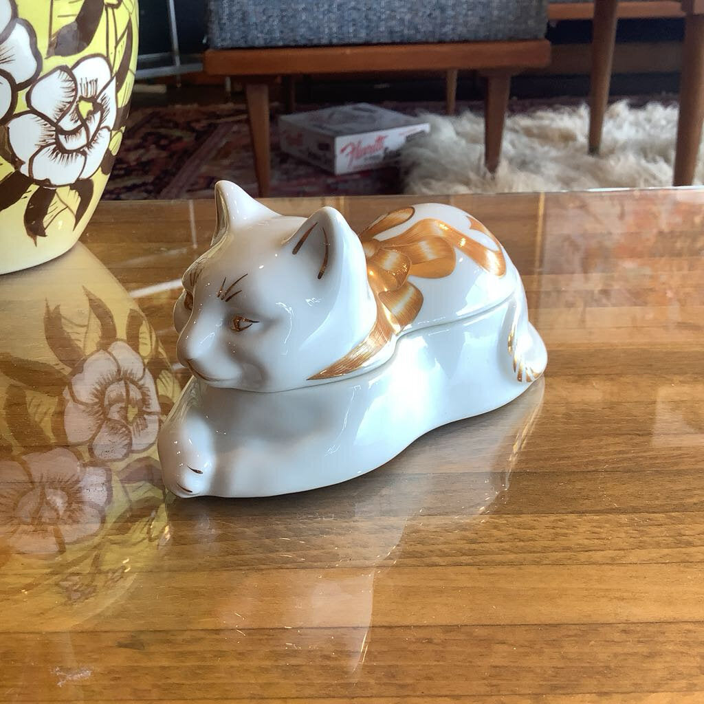 Vintage Unused Lidded Cat Candle for Elizabeth Arden