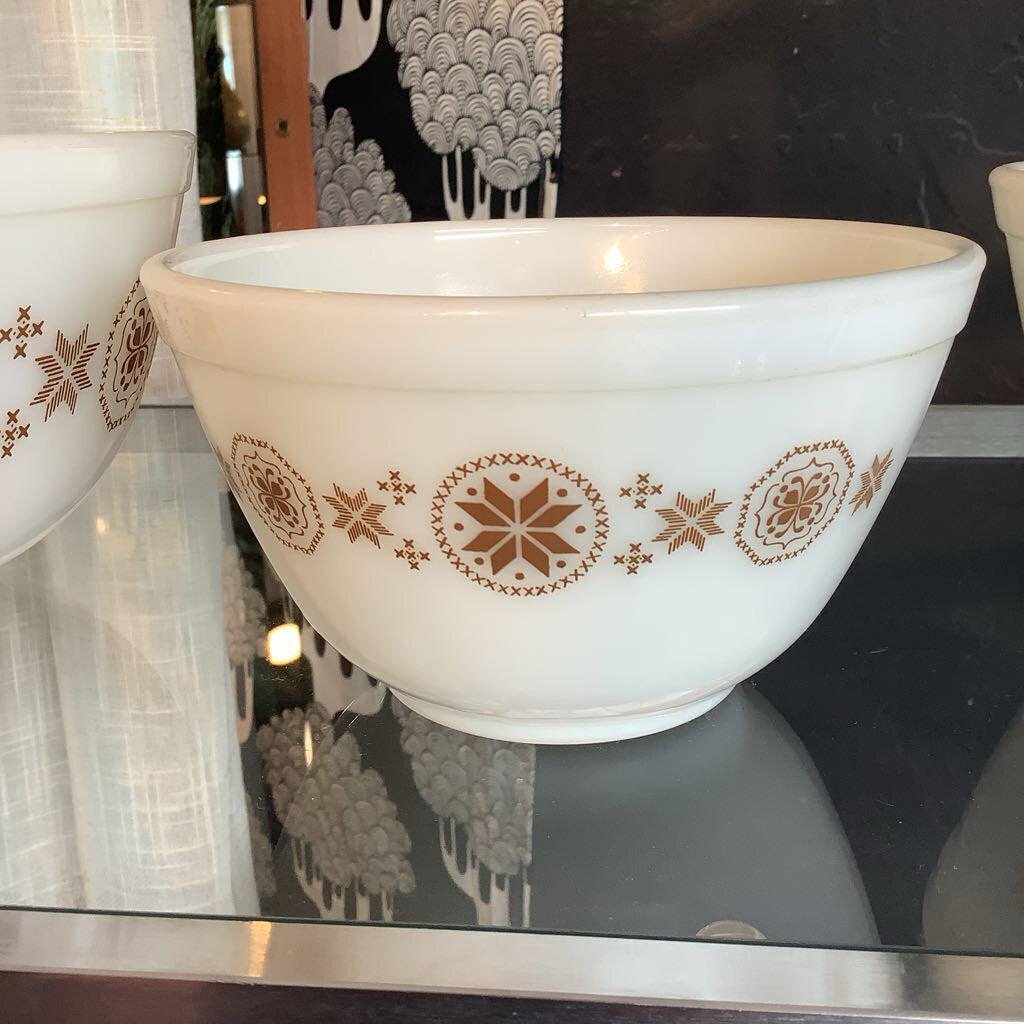 1960s Pyrex Town & Country Nesting Bowls