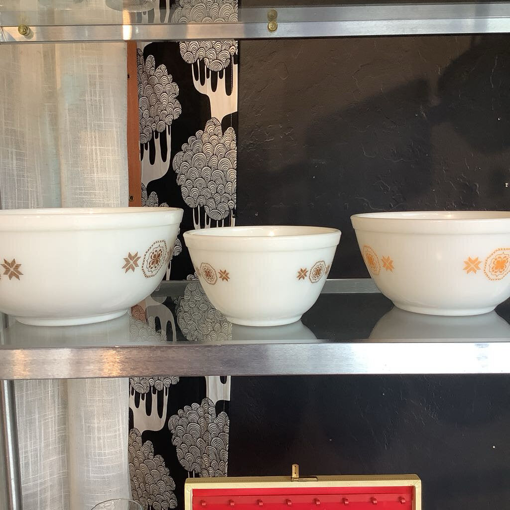 1960s Pyrex Town & Country Nesting Bowls