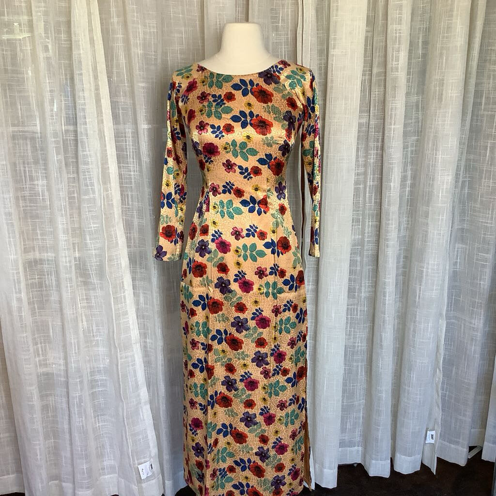 L/S Long Floral Maxi Open Sides L 48" B 28" W 26" S 18"