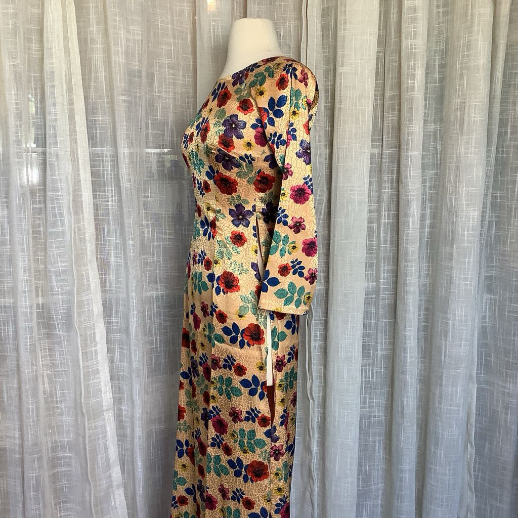 L/S Long Floral Maxi Open Sides L 48" B 28" W 26" S 18"