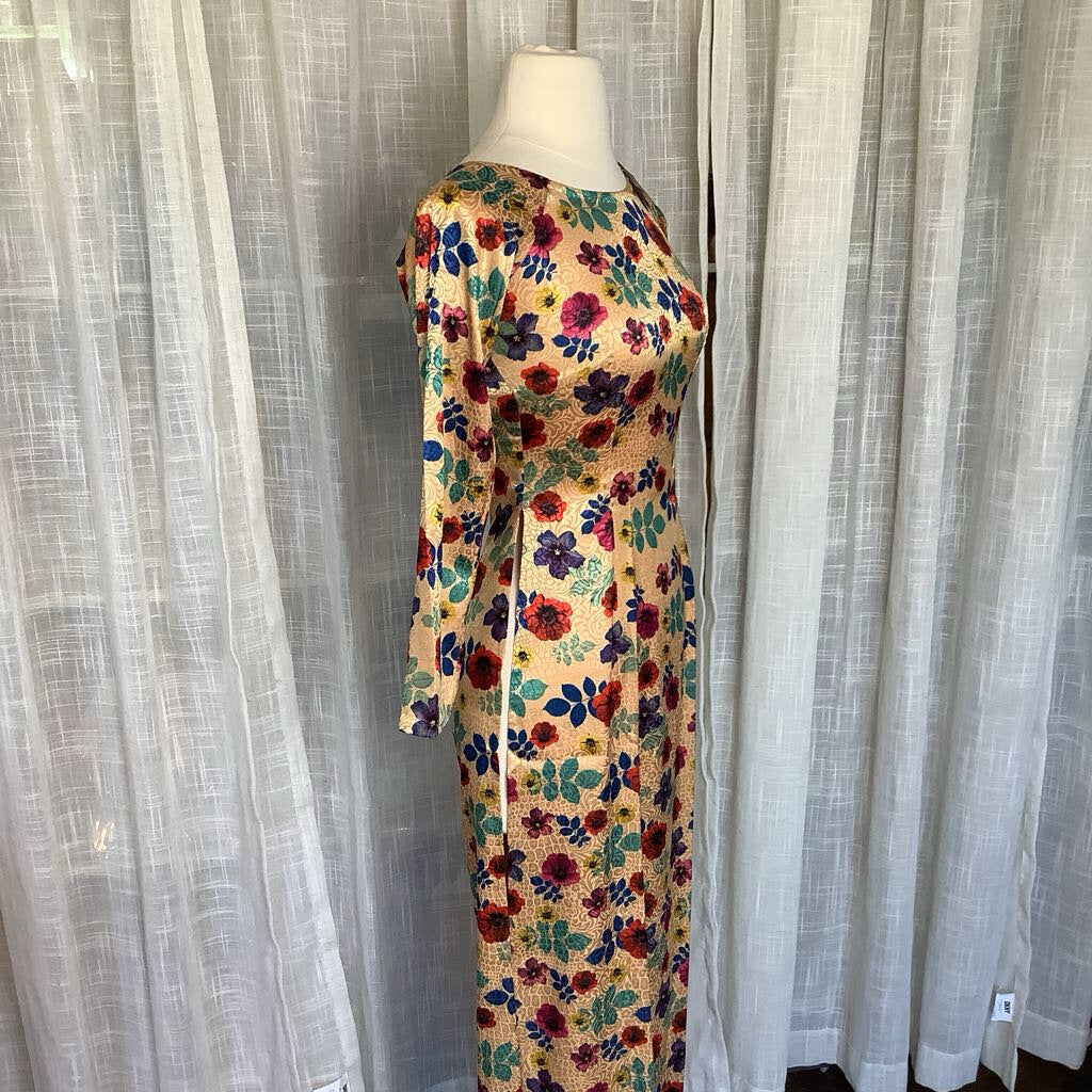 L/S Long Floral Maxi Open Sides L 48" B 28" W 26" S 18"