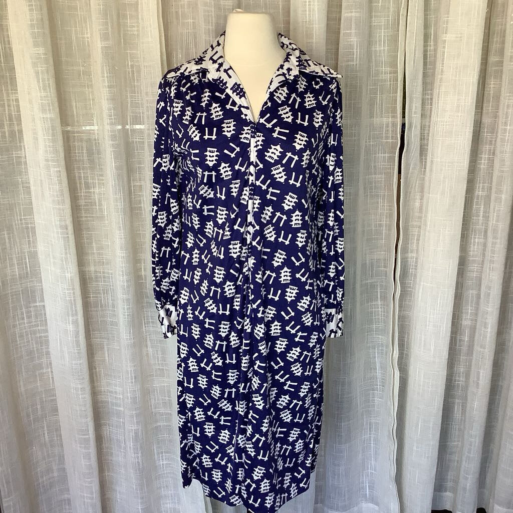 1970s Blue and White Asian Print Shift dress