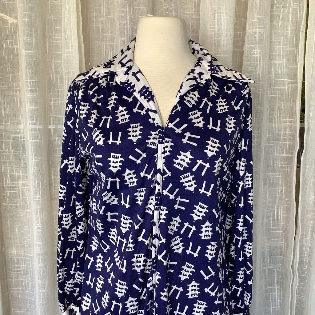 1970s Blue and White Asian Print Shift dress