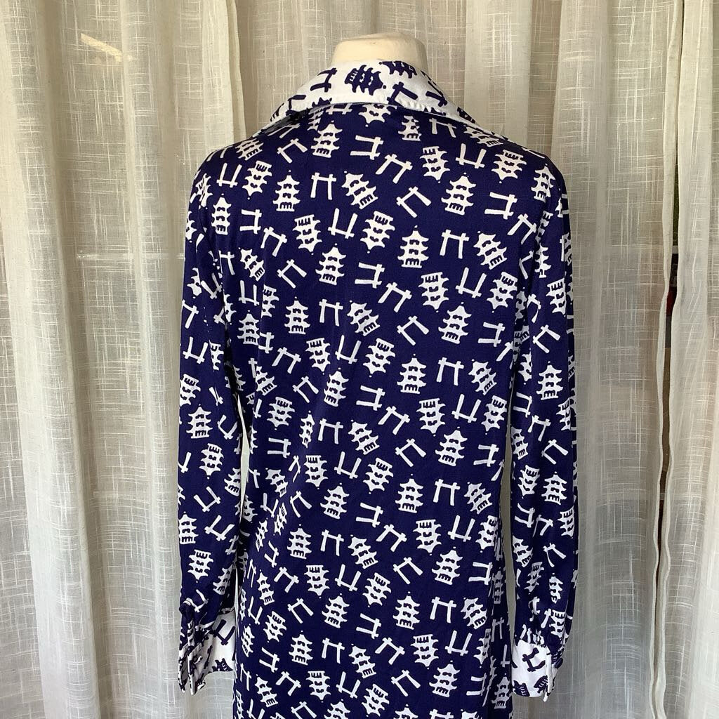 1970s Blue and White Asian Print Shift dress