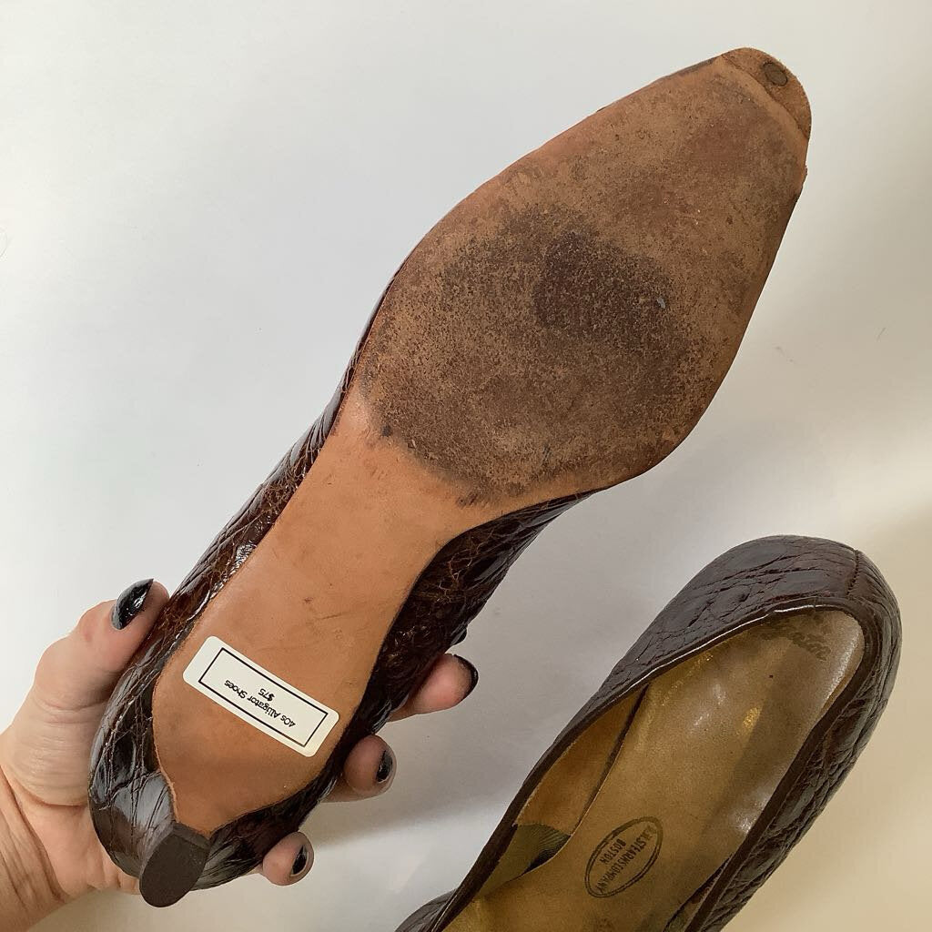 40s Alligator Pumps