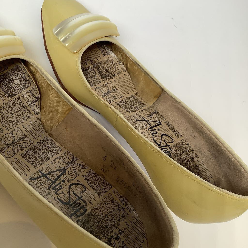 70s Butter Yellow Patent Pumps