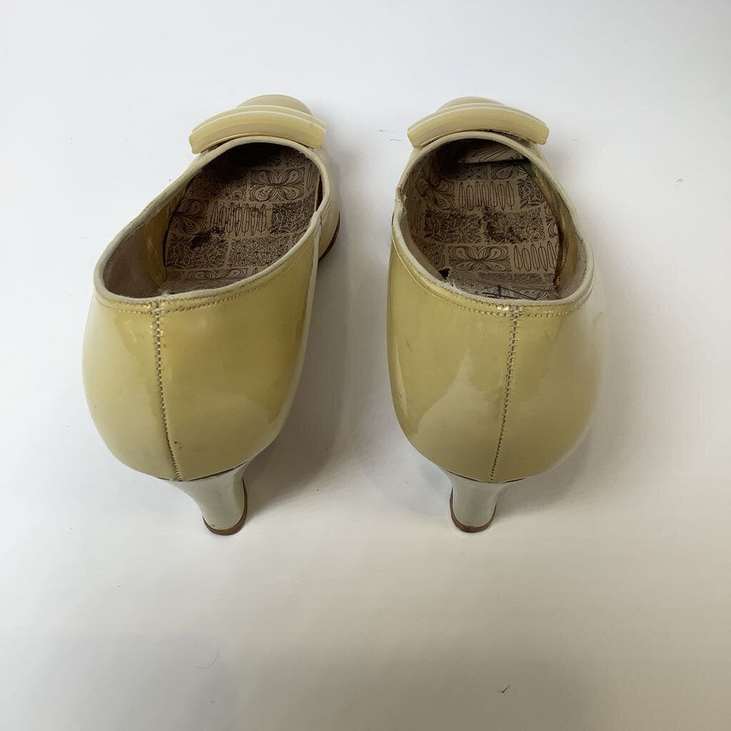 70s Butter Yellow Patent Pumps