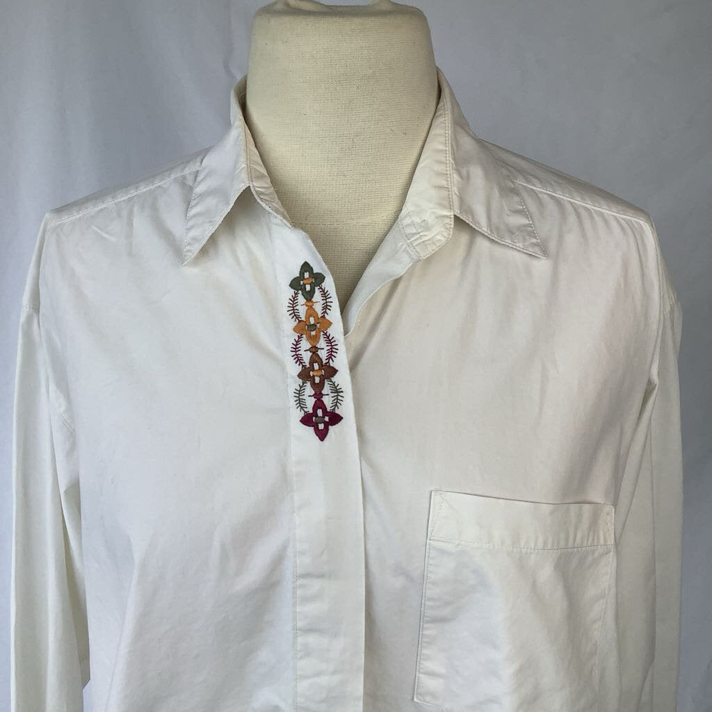 1990s Gap White Button Down w/ Embroidered Design