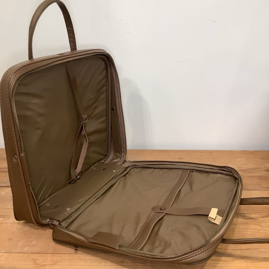 Amazing Vintage Mid Century Travel Case w Key(inside)