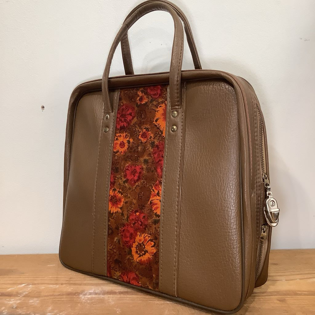 Amazing Vintage Mid Century Travel Case w Key(inside)