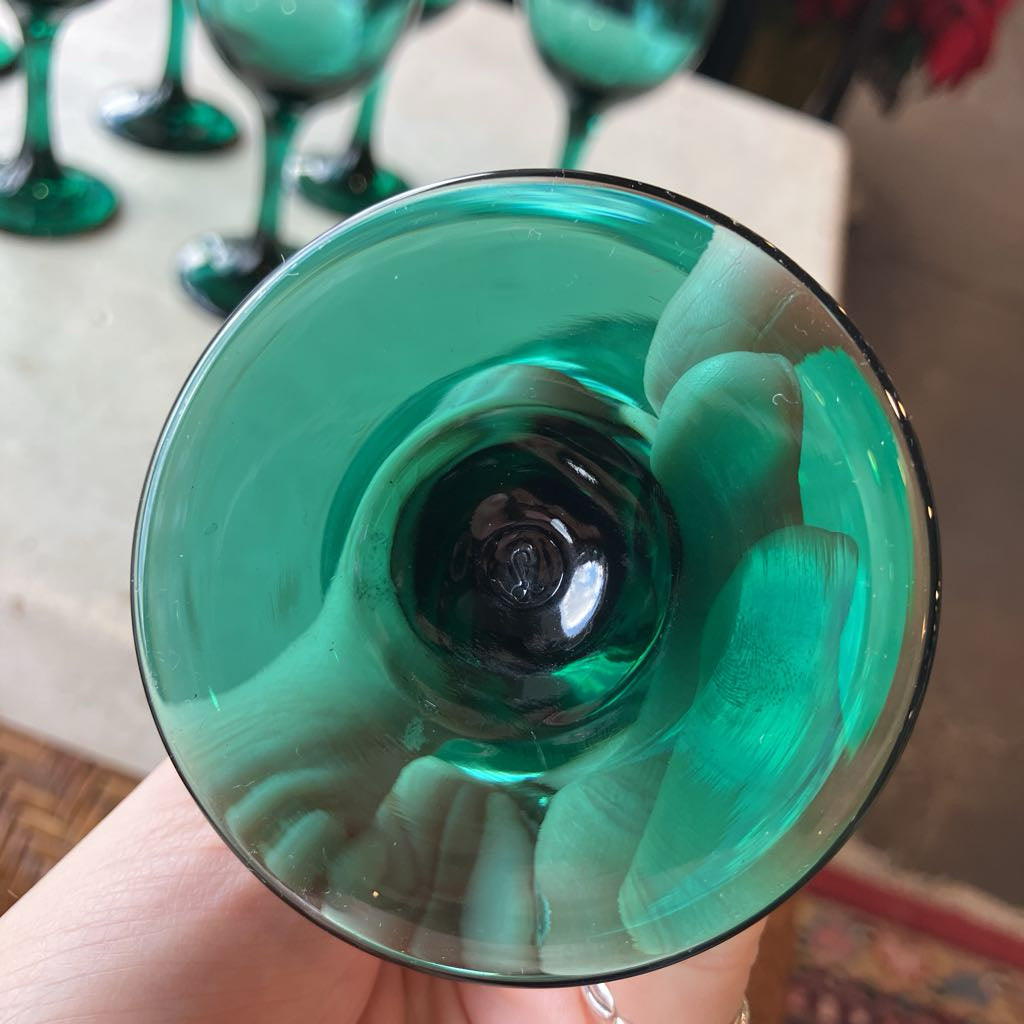 Vintage Set of 8 Green Libbey Wine Glasses