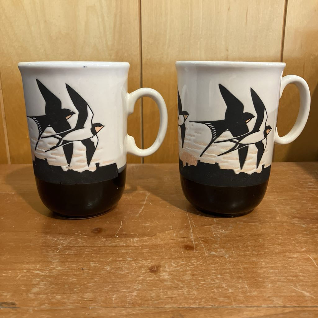 Vintage Set of 2 Swallowtail Kite Mugs