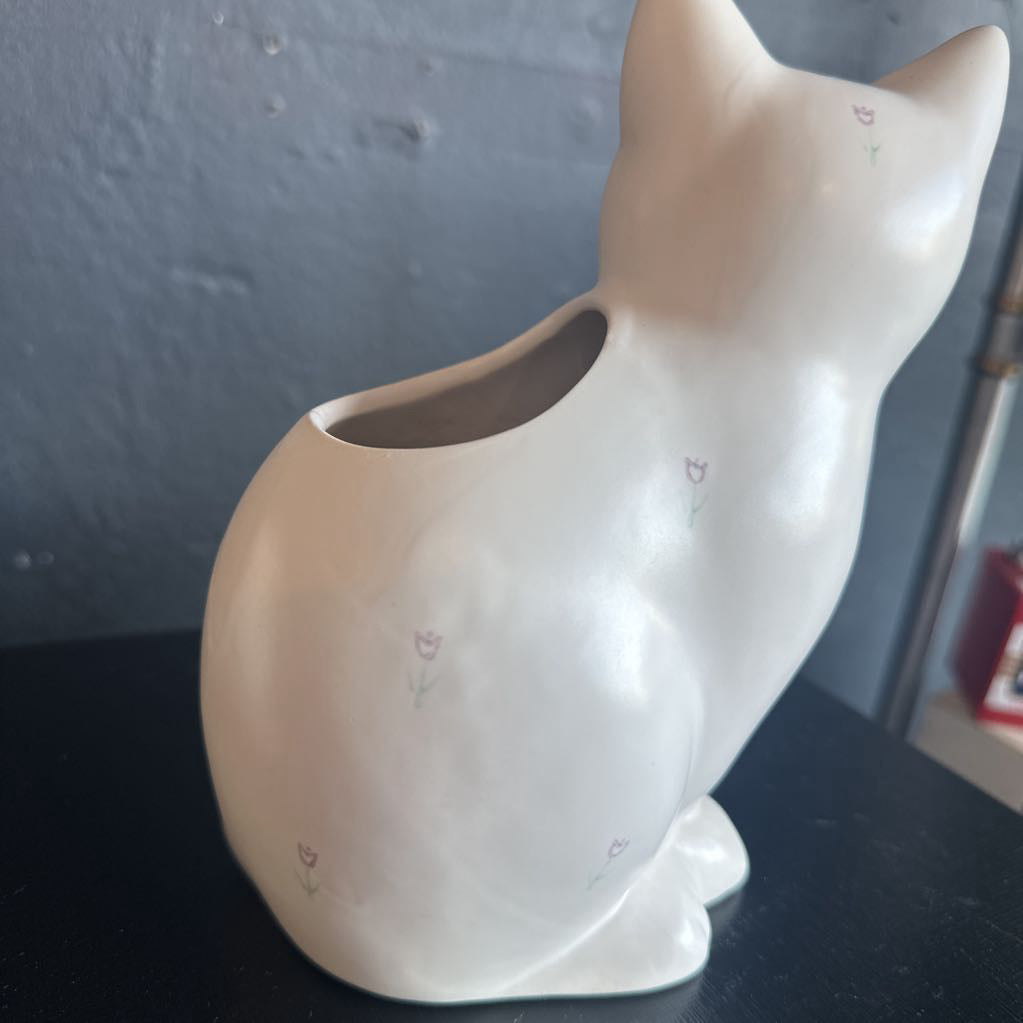 1989 White Ceramic Cat Planter w/ Decorative Tulips