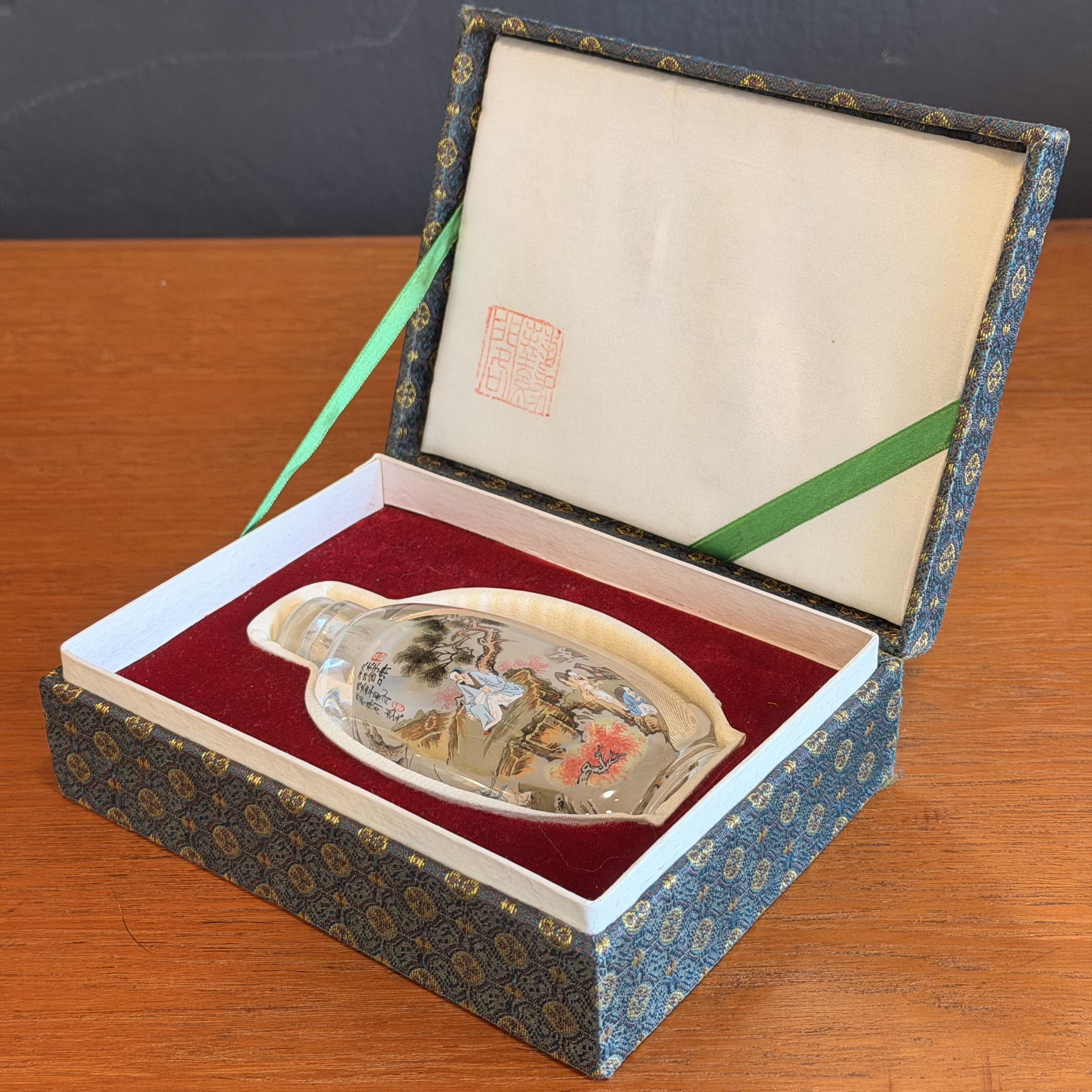 Vintage Chinese Glass Snuff Bottle in Original Box