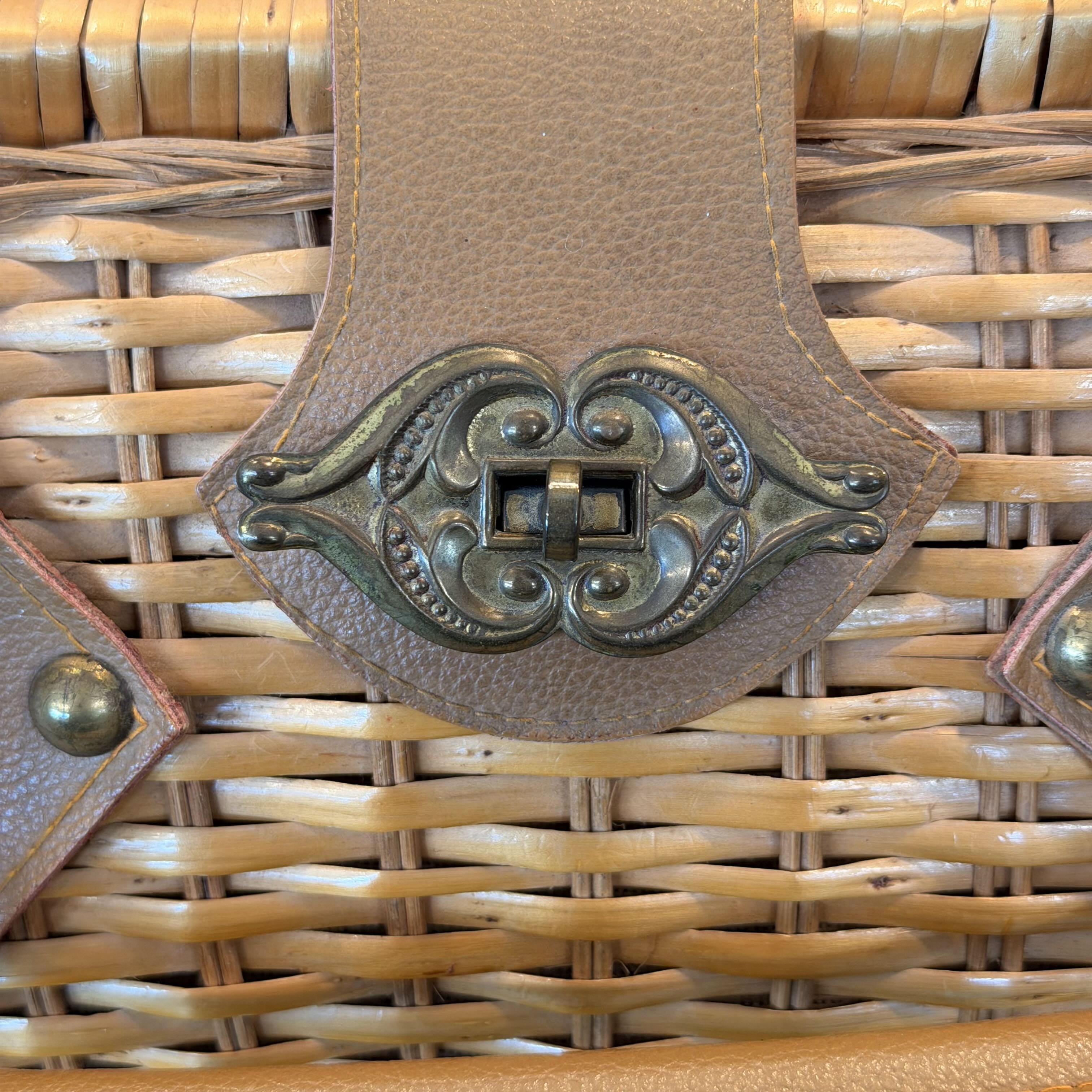 Vintage 60s Large Basket Handbag