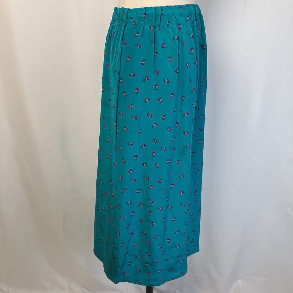 Side angle of the skirt 