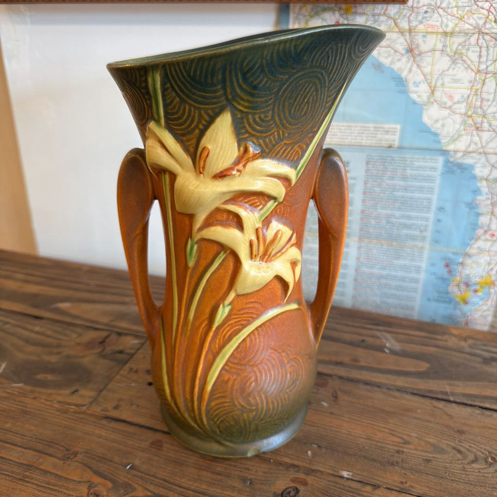 Vintage 1940s Roseville Zephyr Lily 138-10" Vase Art Deco Floral Motif 10.5 Tall