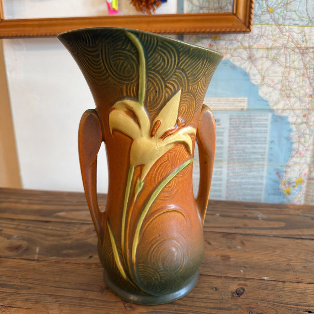Vintage 1940s Roseville Zephyr Lily 138-10" Vase Art Deco Floral Motif 10.5 Tall