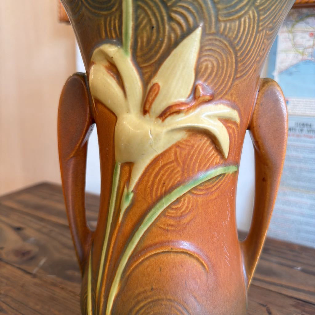 Vintage 1940s Roseville Zephyr Lily 138-10" Vase Art Deco Floral Motif 10.5 Tall