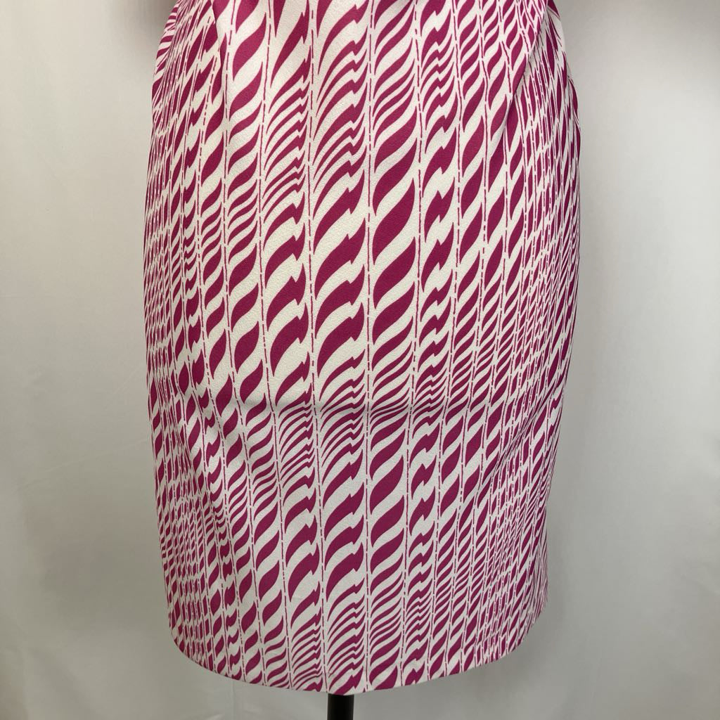 Skirt with a pink and white pattern on a mannequin against a plain background