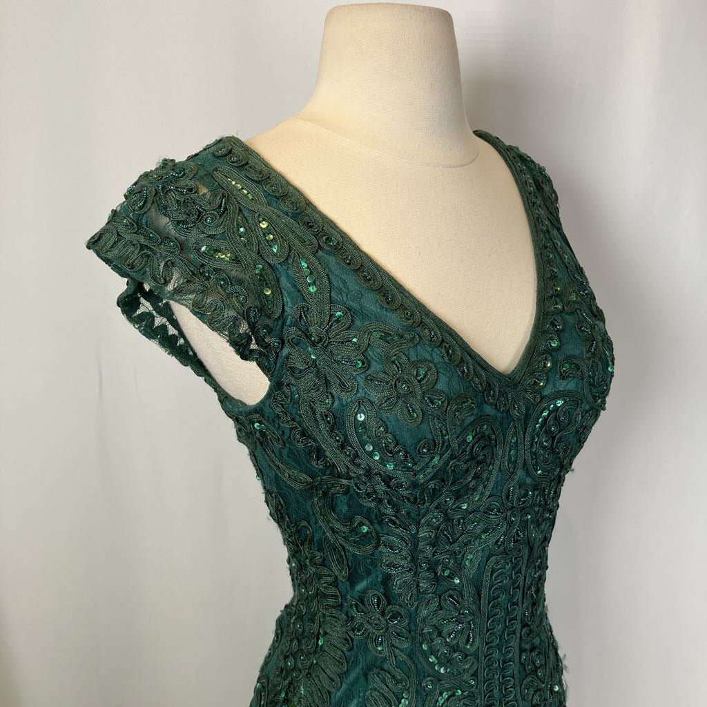 B34" W28" H32" L36" / Emerald Green / Used B34" W28" H32" L36" / Emerald Green / Used
